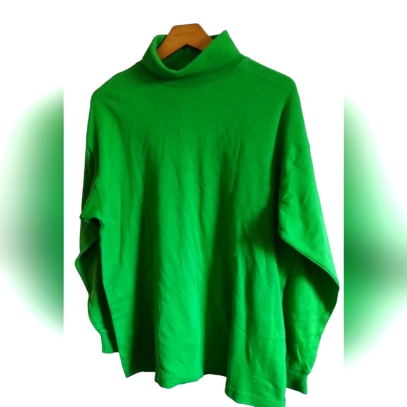 Green Turtle Neck "St. Paddy's Day" - Picture 1 of 9